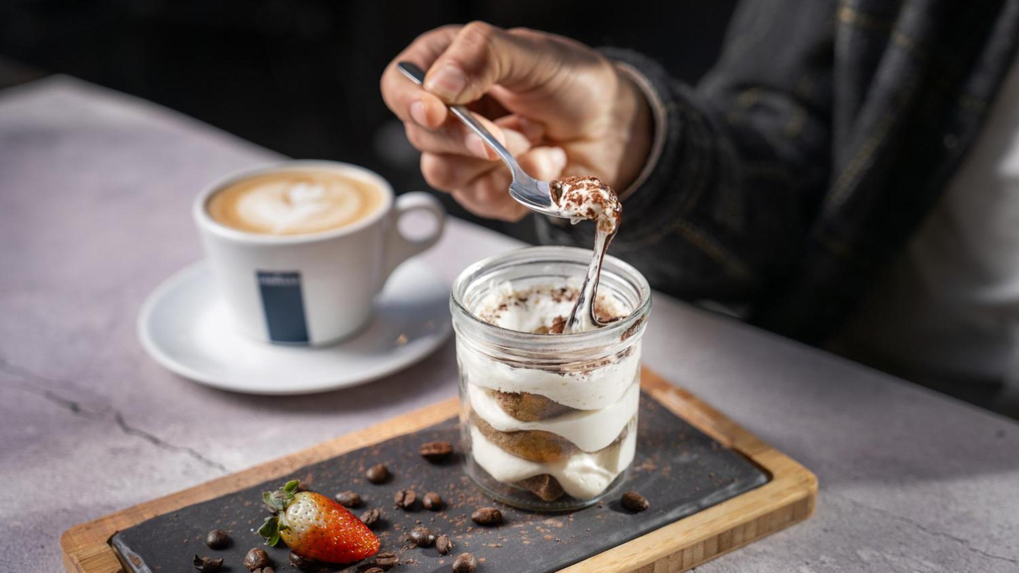 The Abdali Boulevard Hotel Амман Екстер'єр фото A chocolate parfait