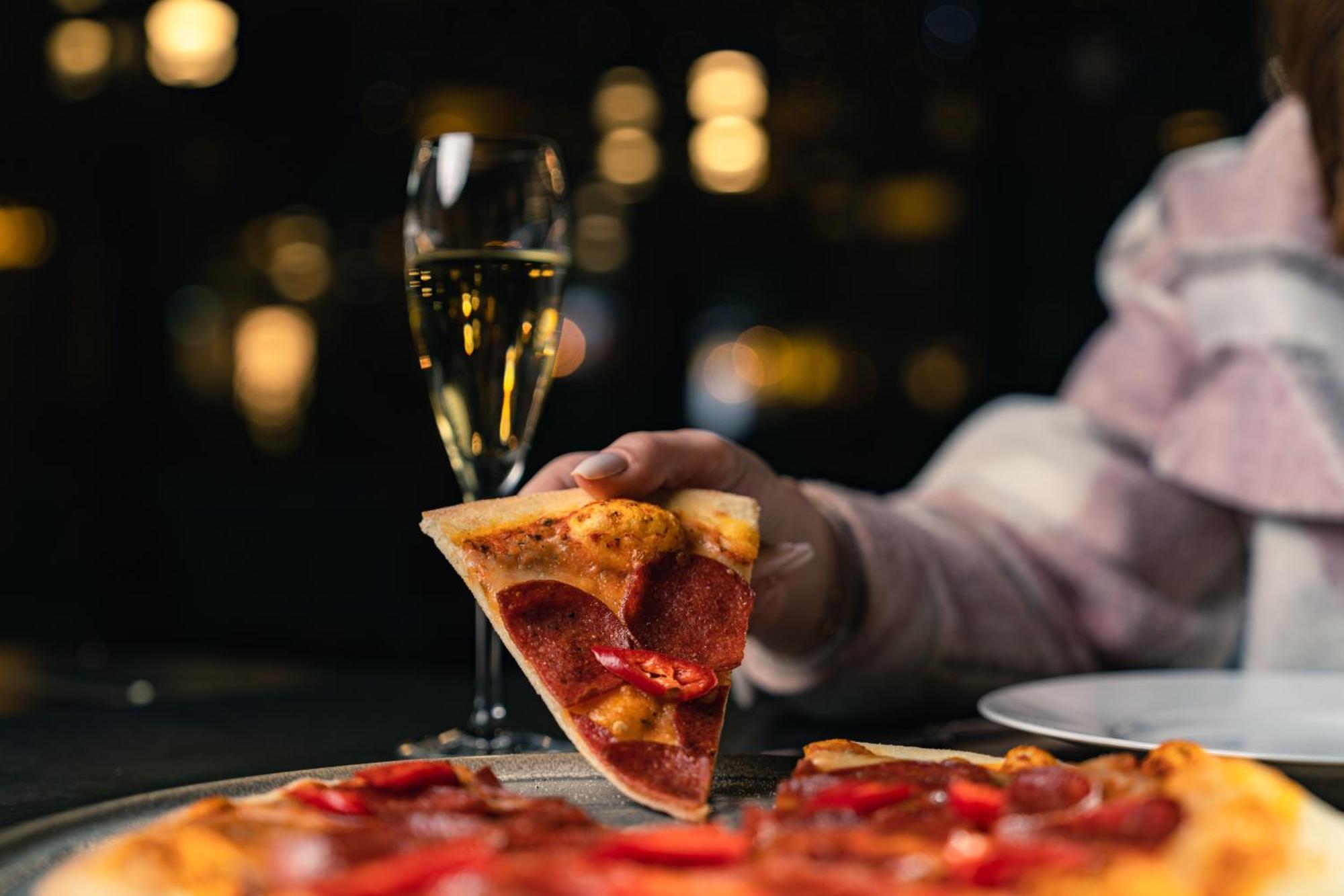 The Abdali Boulevard Hotel Амман Екстер'єр фото A slice of pizza