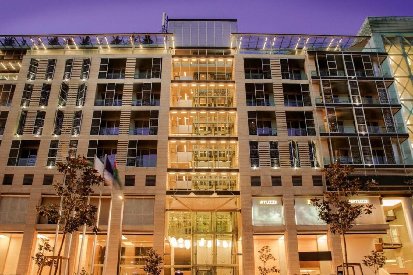The Abdali Boulevard Hotel Амман Екстер'єр фото The hotel at night