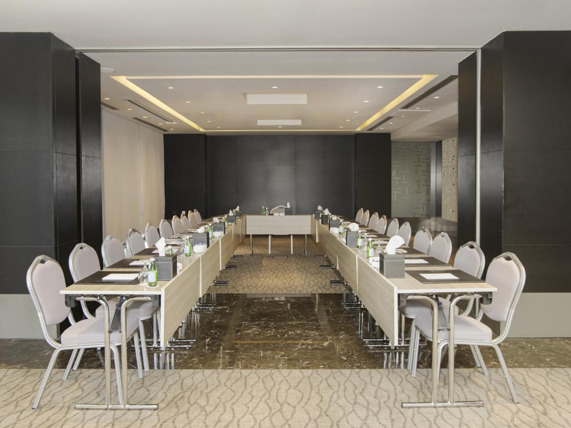 The Abdali Boulevard Hotel Амман Екстер'єр фото Meeting room