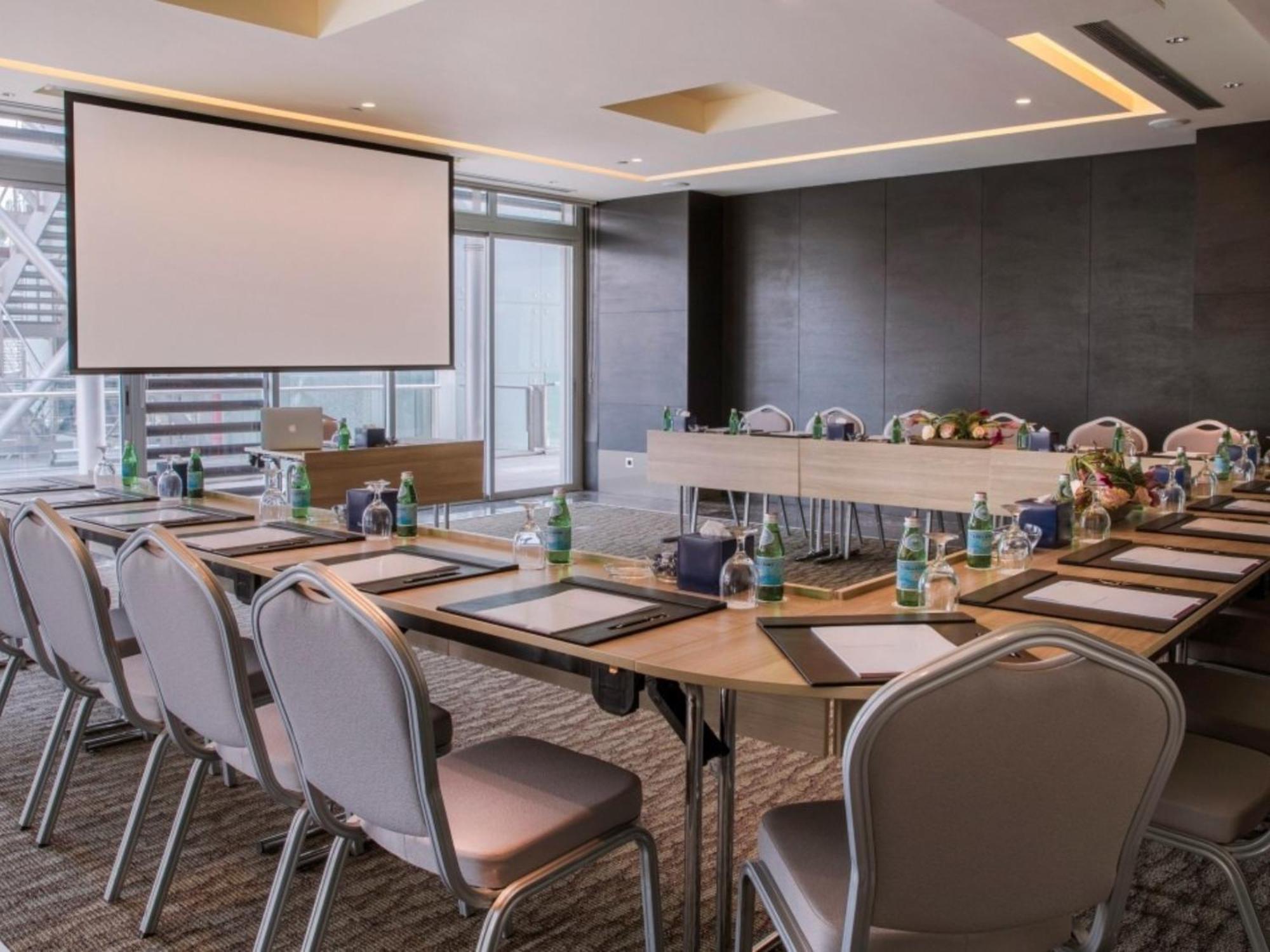 The Abdali Boulevard Hotel Амман Екстер'єр фото Meeting room
