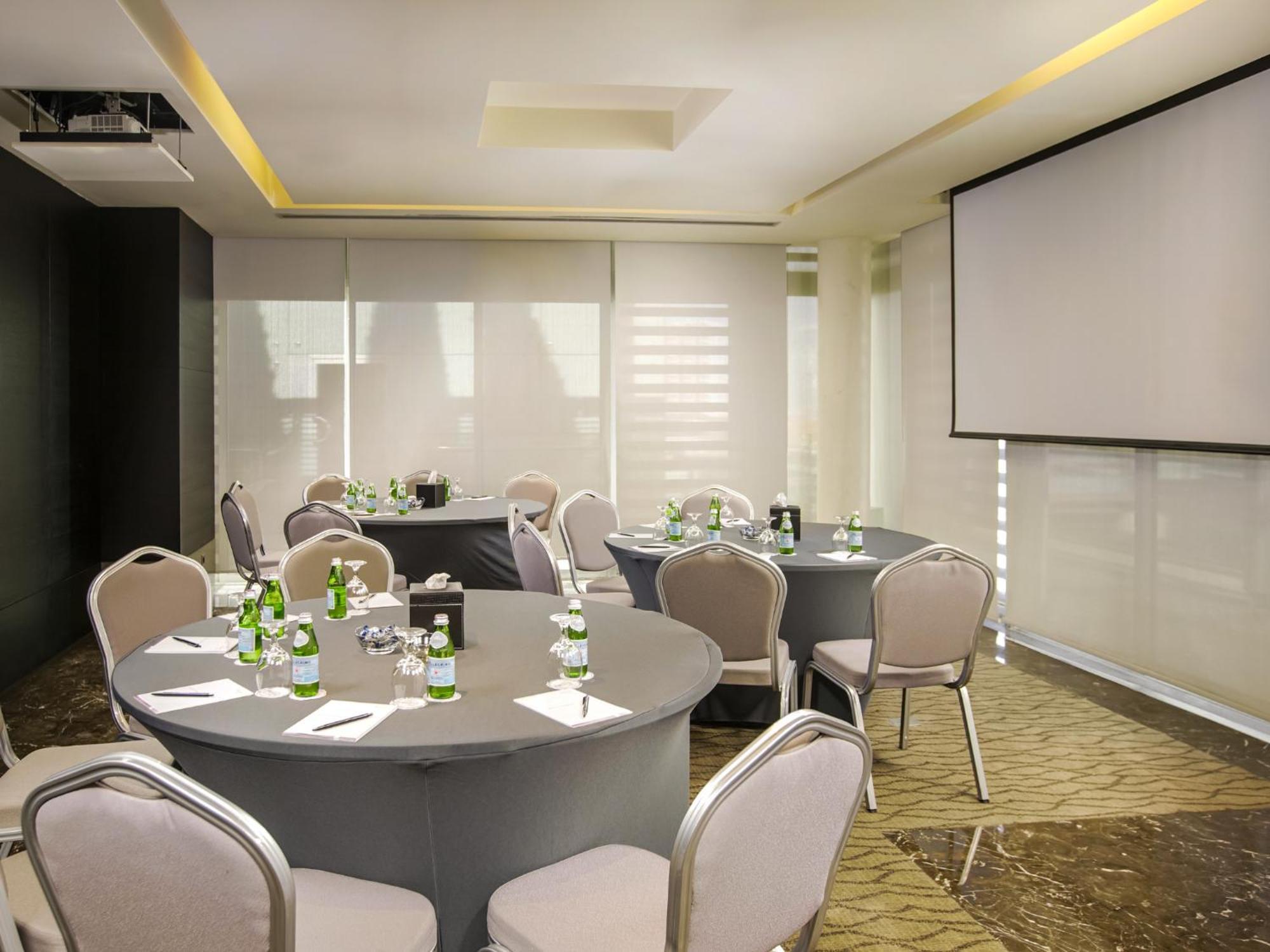 The Abdali Boulevard Hotel Амман Екстер'єр фото Meeting room